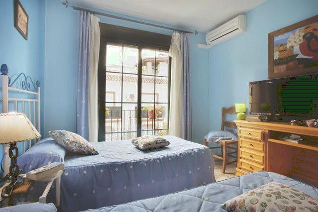 Standard Double Room,560529291:JPEG